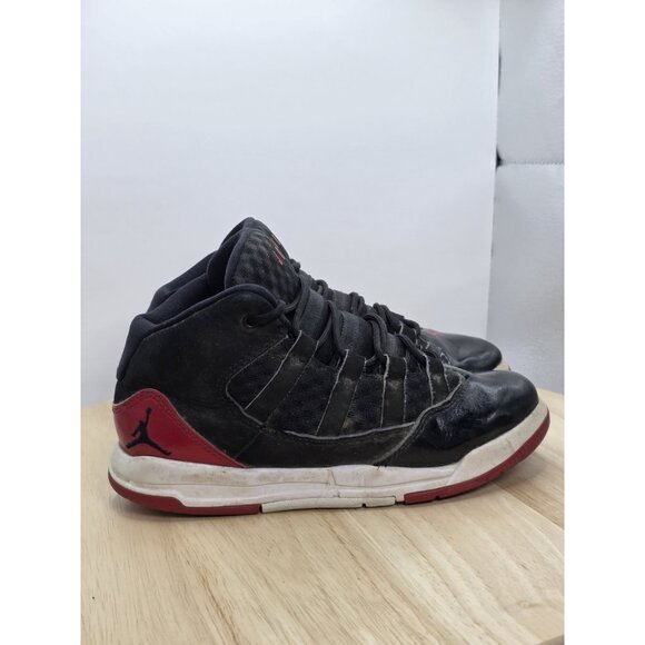 Nike Jordan Max Aura PS Black Gym Red Size 13.5C AQ9216-006 Kids Shoes - Picture 3 of 8